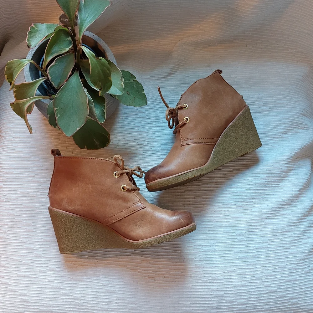 Sperry Brown Wedge Ankle Boots Size 6.5